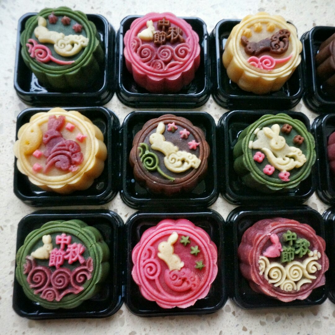 彩色桃山皮月饼