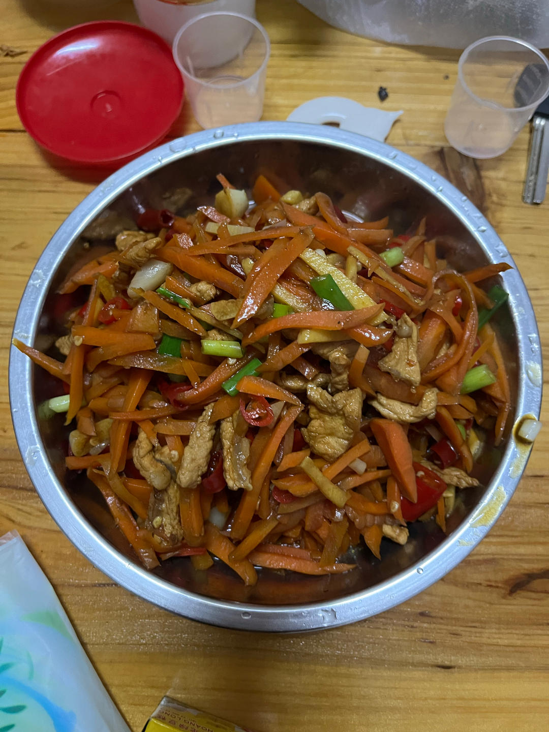 超级下饭胡萝卜丝炒肉