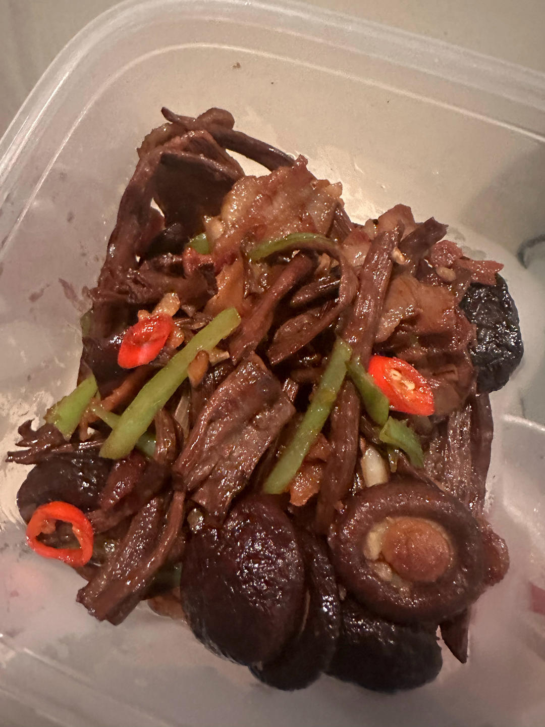 五花肉干锅茶树菇