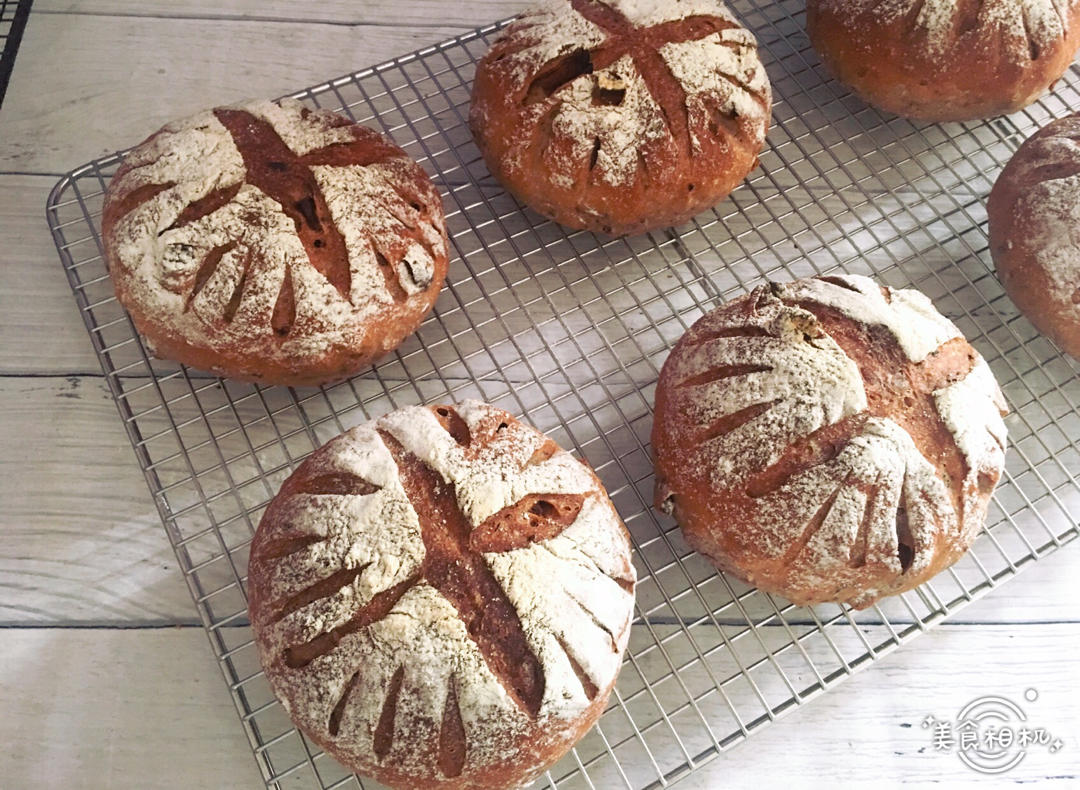 全麦红枣玫瑰软欧