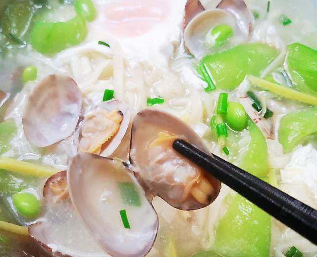 鲜掉眉毛的丝瓜蛤蜊汤的做法