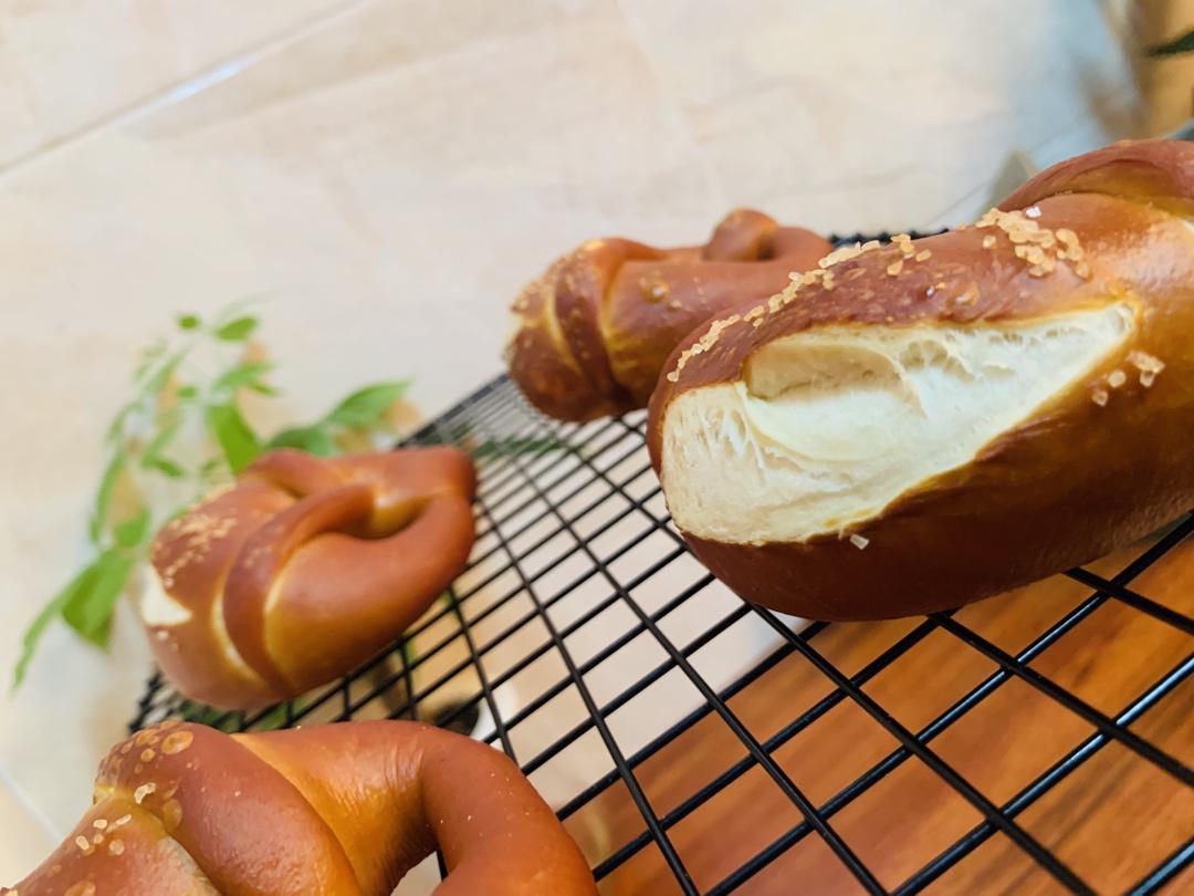 堂妈小厨——碱水面包