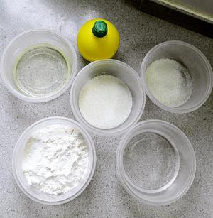 无奶低糖低油蛋糕卷（不回缩）的做法 步骤1