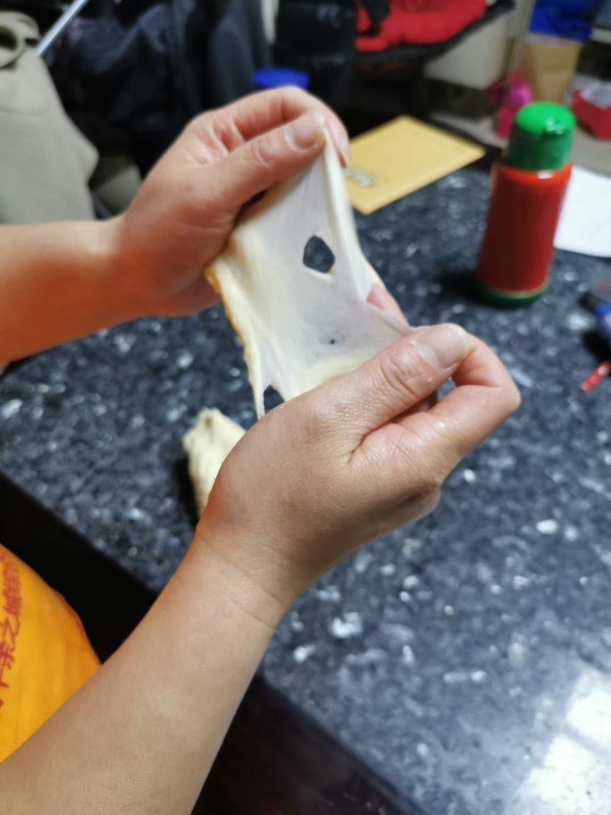 淡奶油面包   （口感超柔软，不会揉面发酵的进，小白食谱）