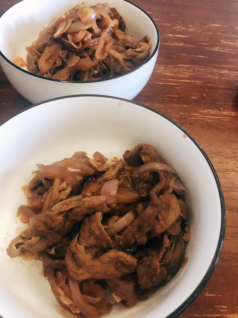 洋葱肥牛饭