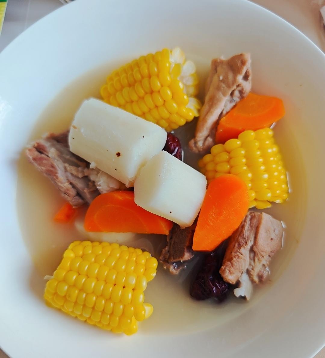 连吃三碗的玉米山药排骨汤