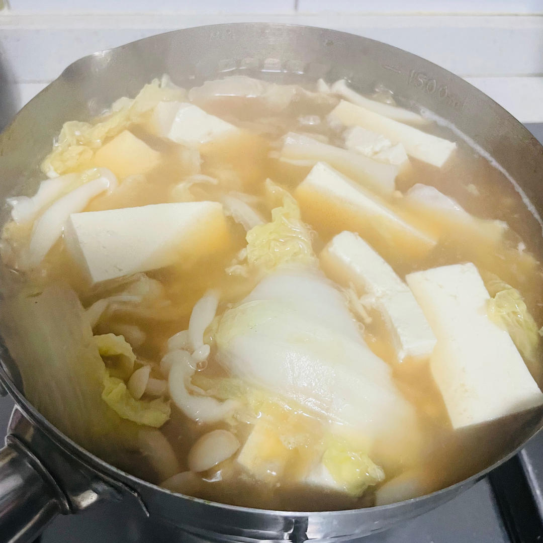 冬日暖锅暖心的五花肉白菜炖豆腐