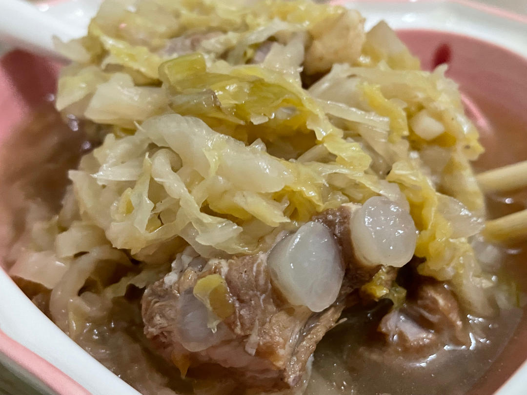 东北酸菜炖排骨