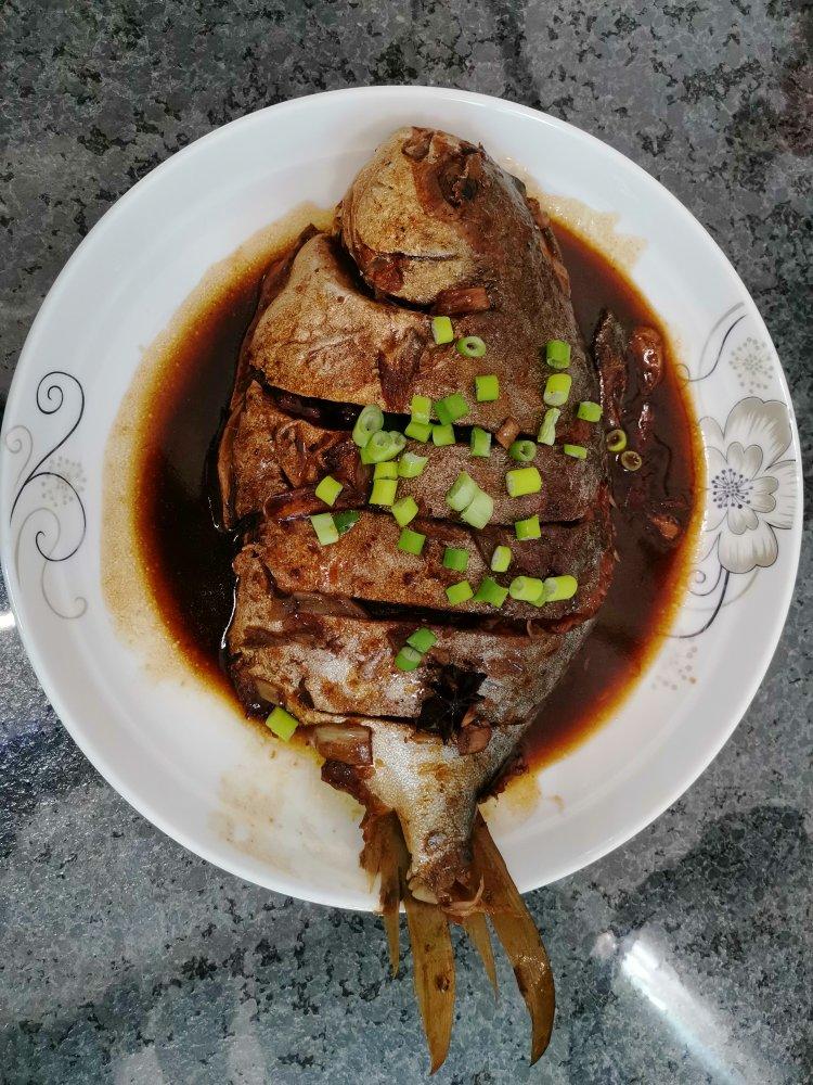 传统中式红烧平鱼