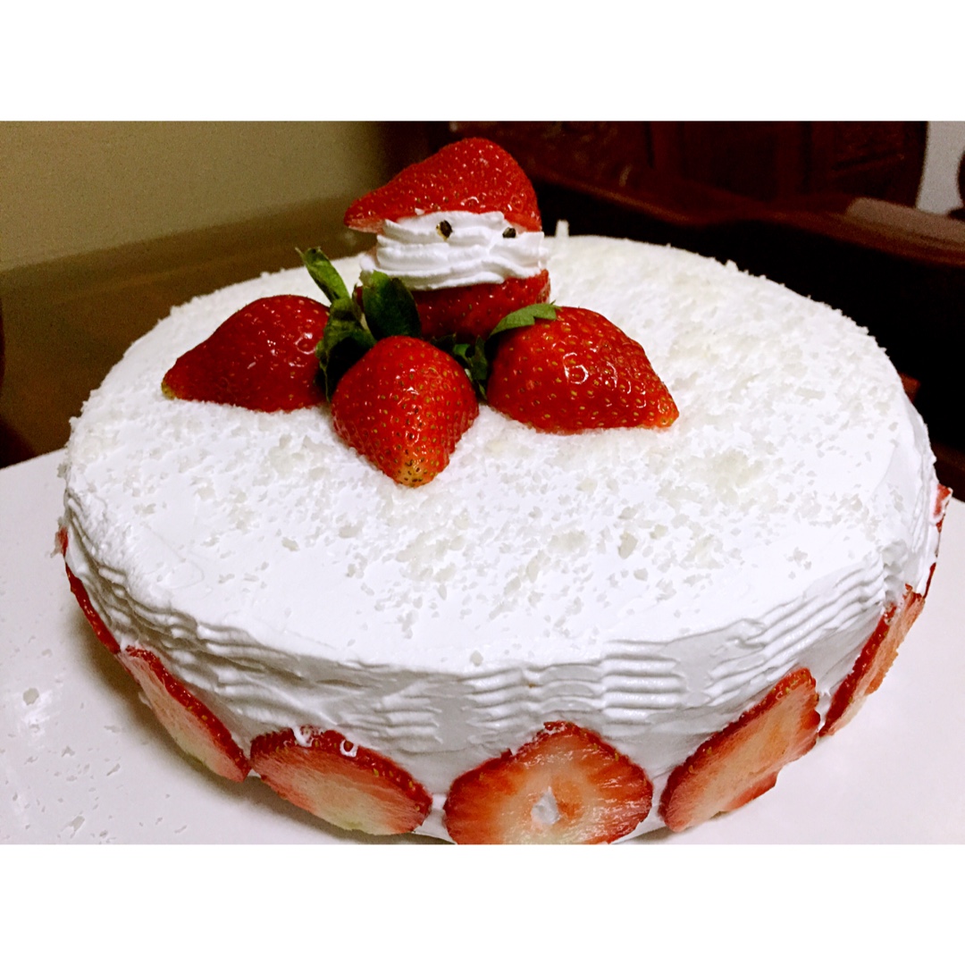鲜奶油草莓蛋糕