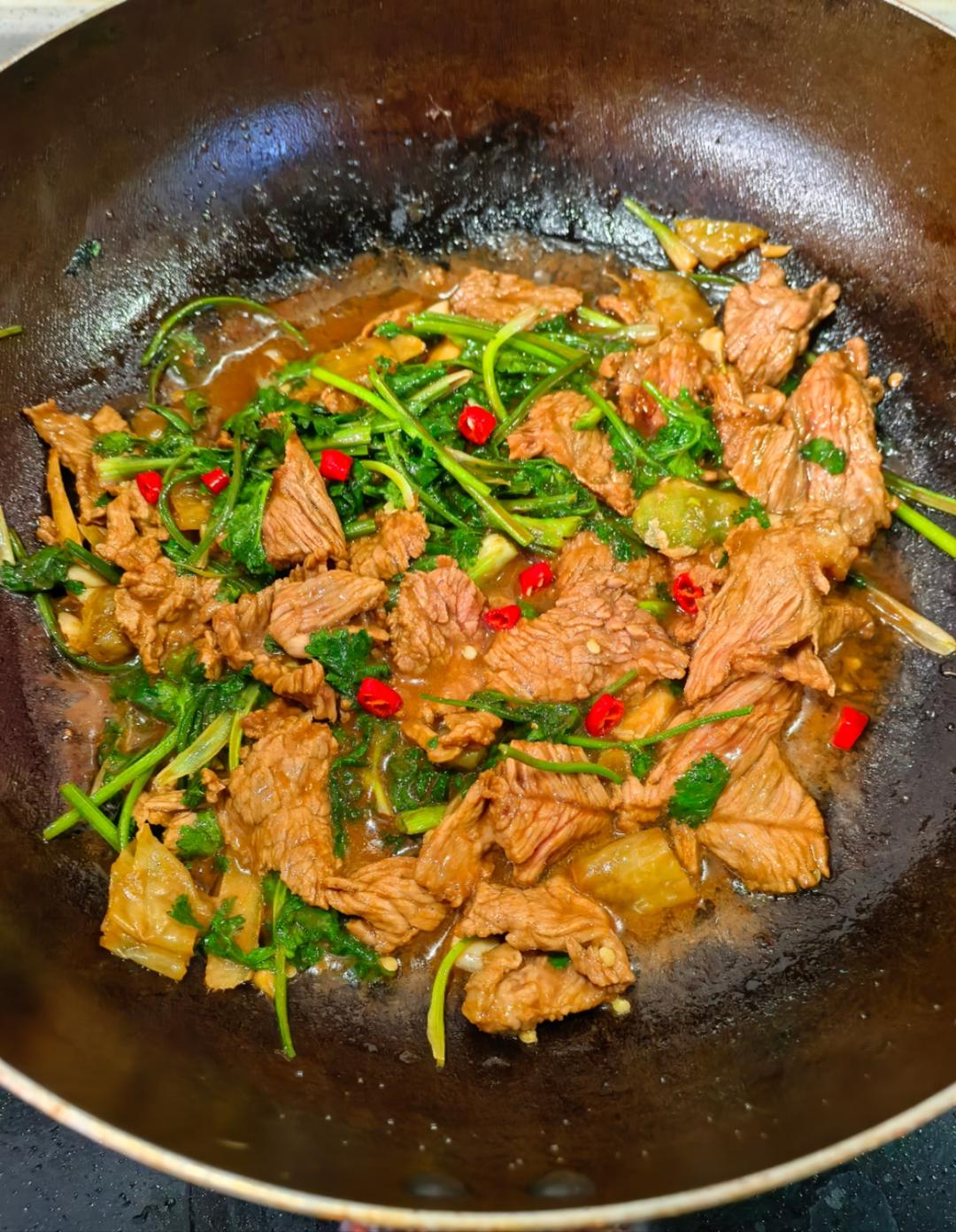 小炒黄牛肉，肉嫩味香！太好吃了简直是米饭杀手！