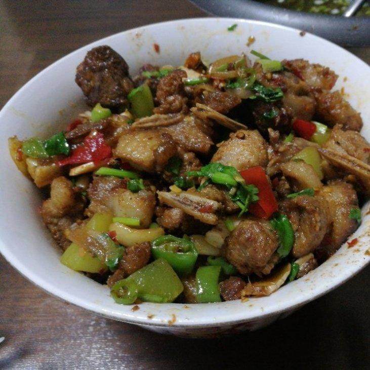 厨师长教你：自贡名菜“小煎排骨”的做法，色香味俱全