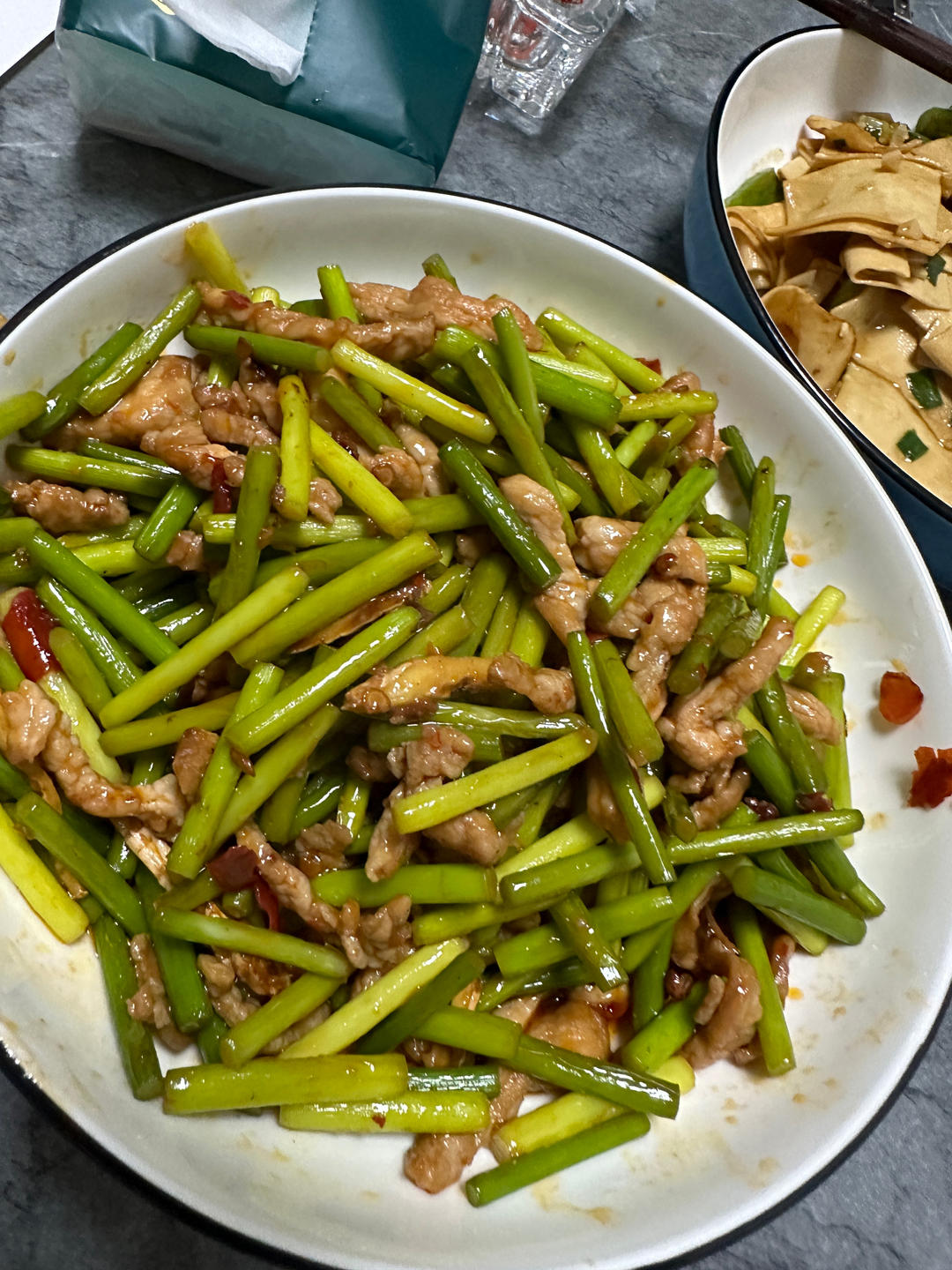 蒜薹炒肉丝