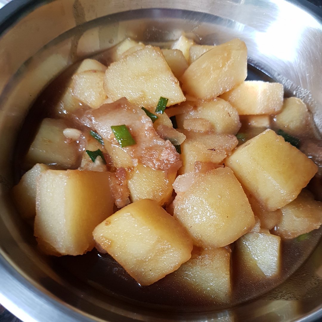猪肉炖小土豆