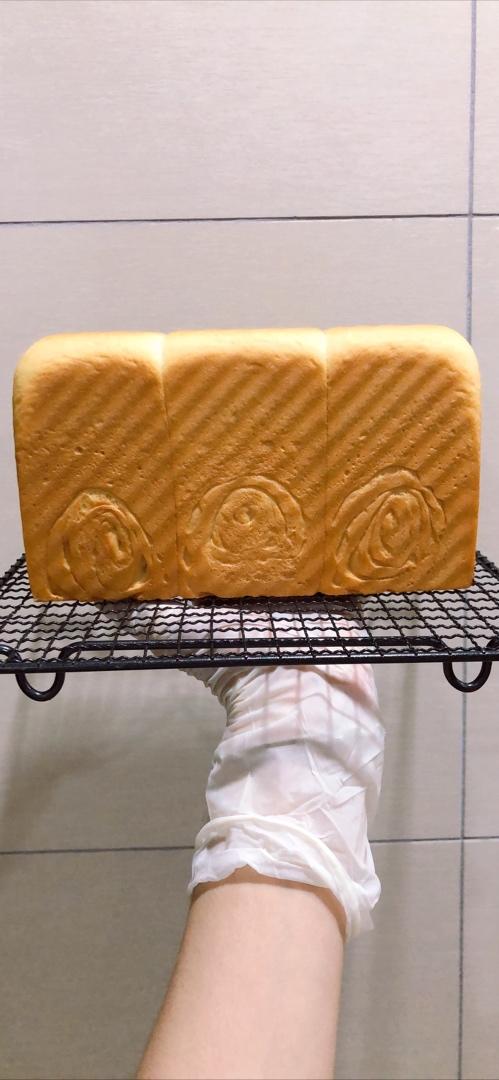 吐司，奶香手撕面包，超级香浓