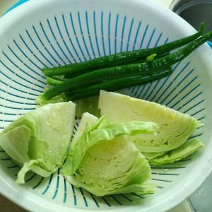 制作简单快手的家常泡菜的做法 步骤2