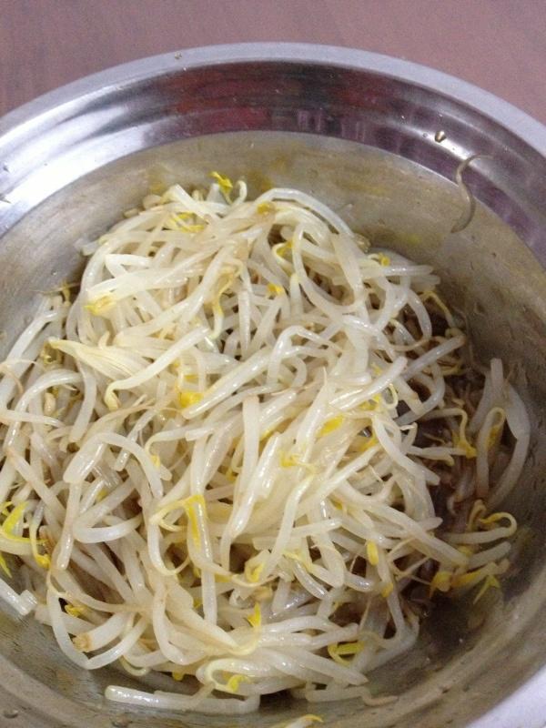 水焯豆芽