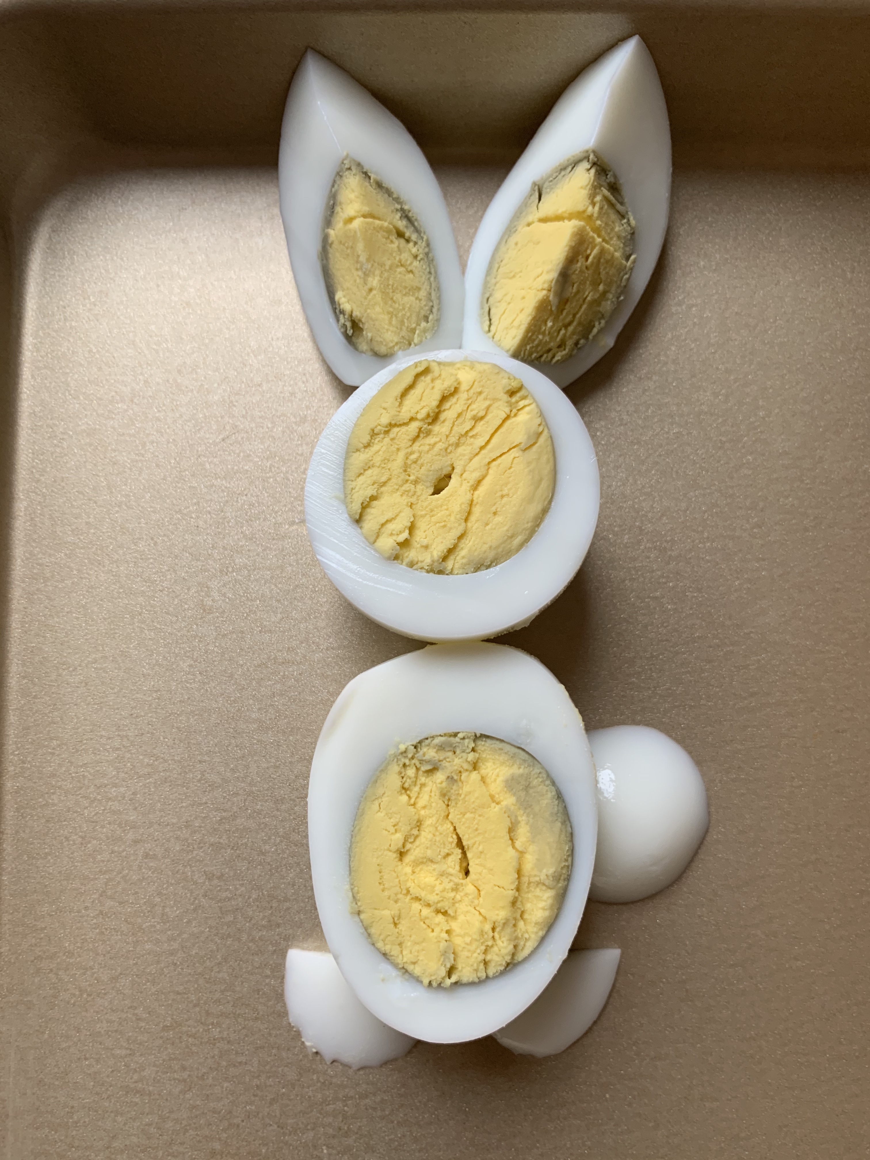 幸福的小兔子--鸡蛋摆盘的做法 步骤5
