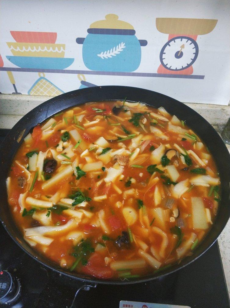 番茄炒dan做的新疆揪片子汤饭(妈妈手艺)