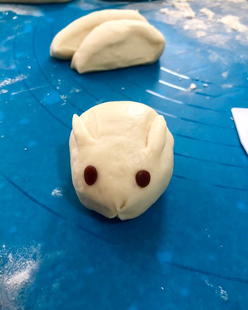 无敌郑小猫做的小兔子豆沙包