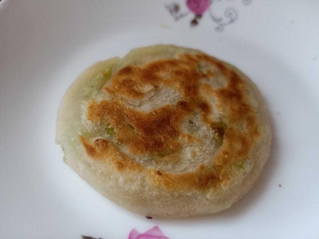葱油饼（面粉吸水量不一样、水慢慢加）