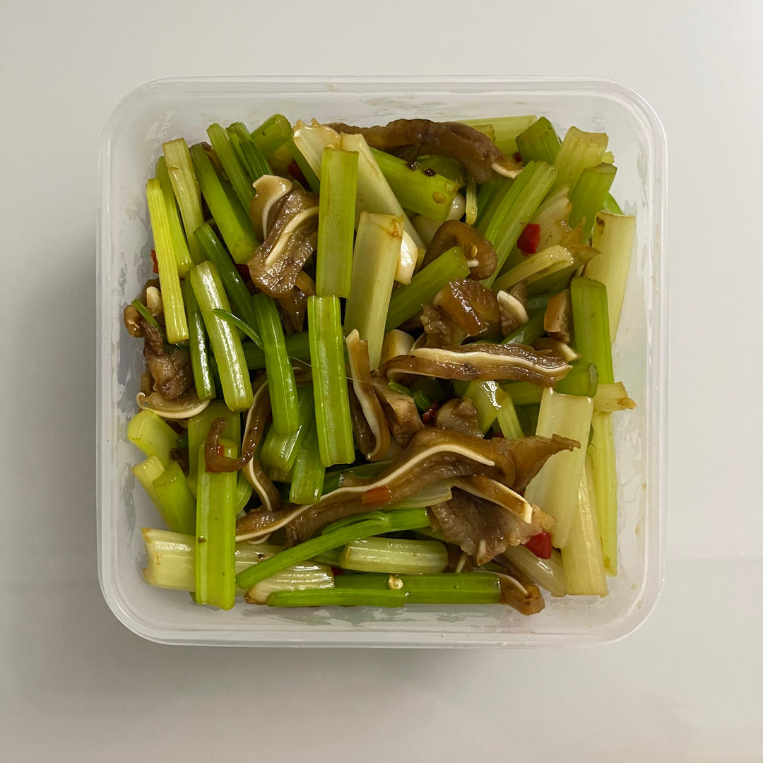 下饭家常菜：好吃到尖叫的辣椒炒猪耳~