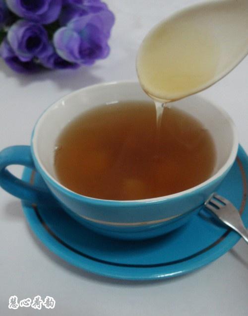 银耳香梨甘蔗罗汉果蜂蜜茶的做法
