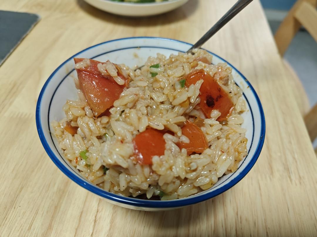 西红柿辣条烩饭