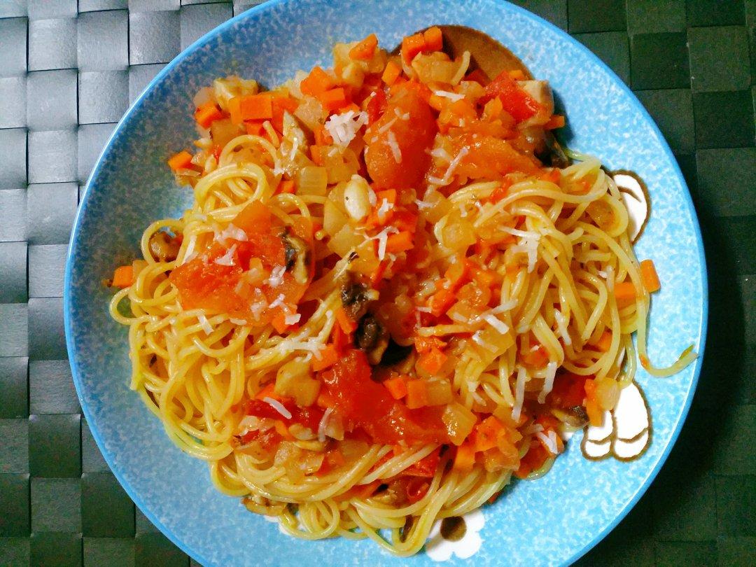 番茄意大利面