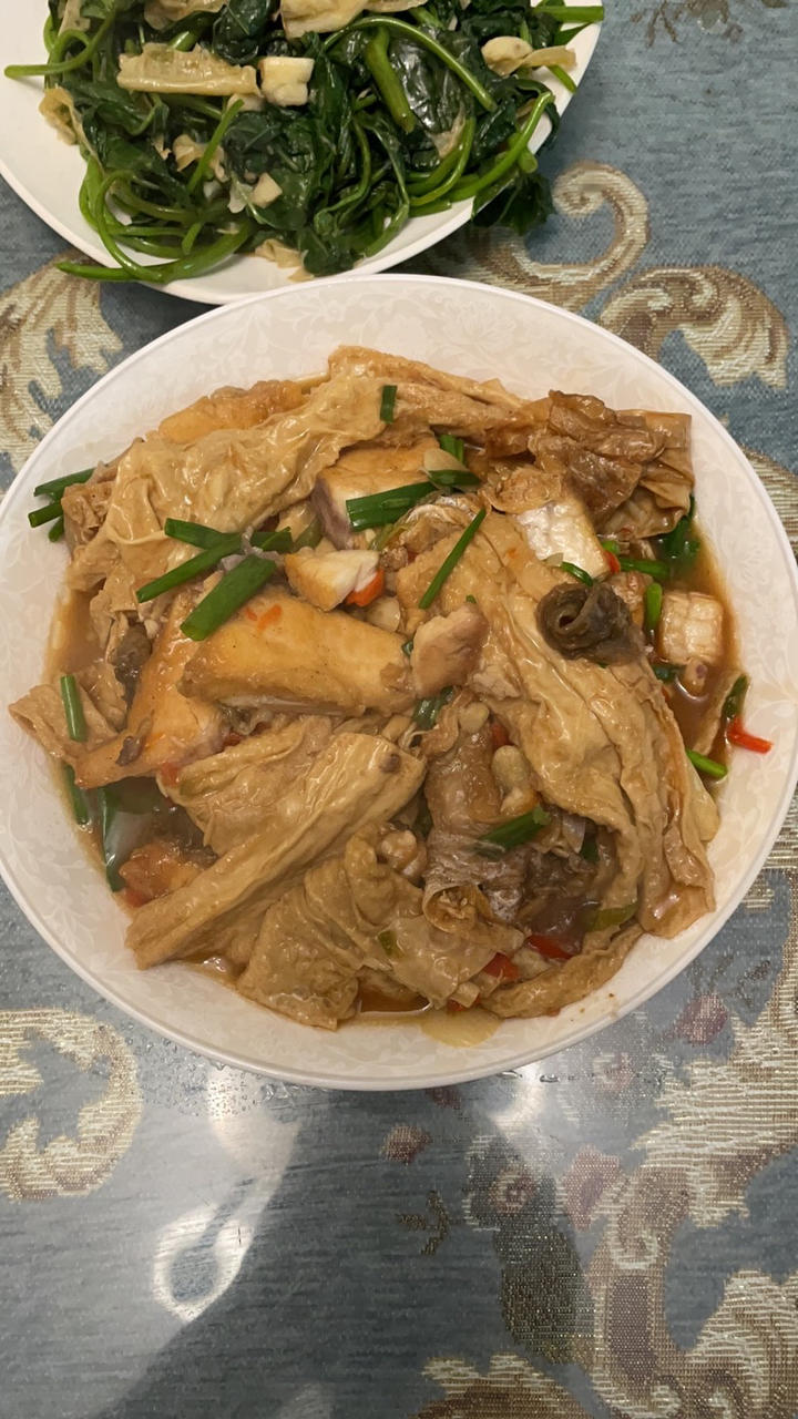 【腐竹炆鱼腩】原来腐竹广东人吃起来口感最妙！