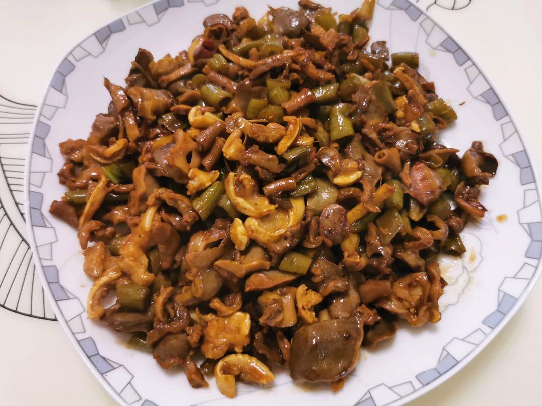 【酸辣鸡杂】鸡的这部分最有味道，千万别乱烧！