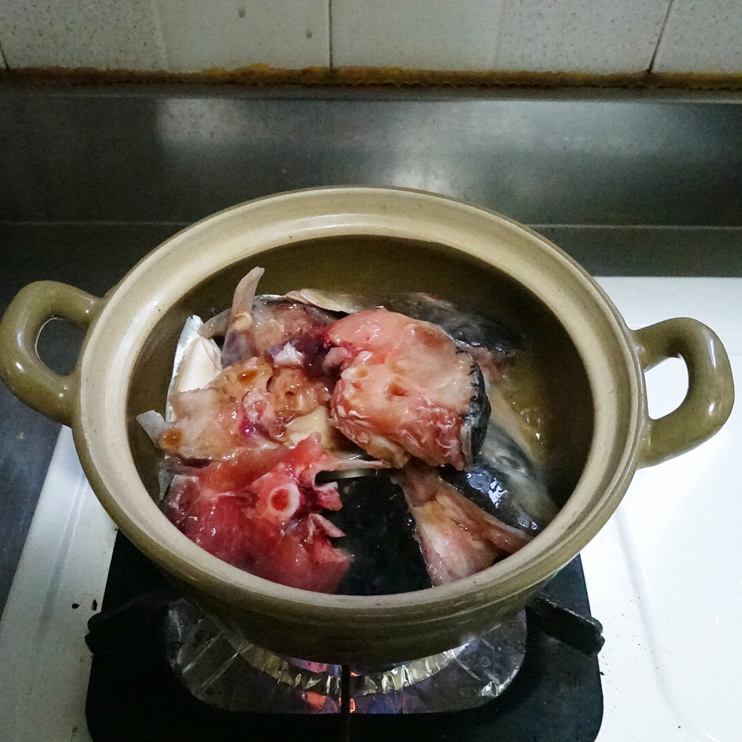 【中餐厅】复刻亮大厨版砂锅鱼头的做法 步骤4