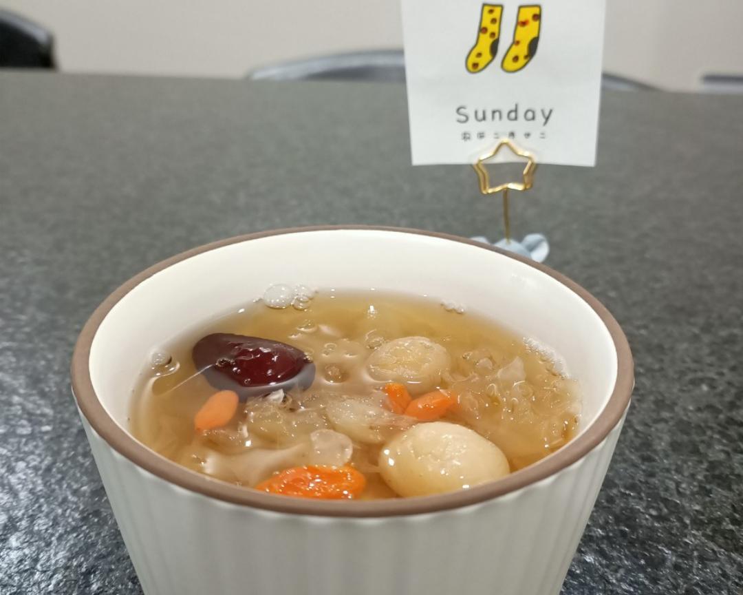 软糯银耳汤的做法