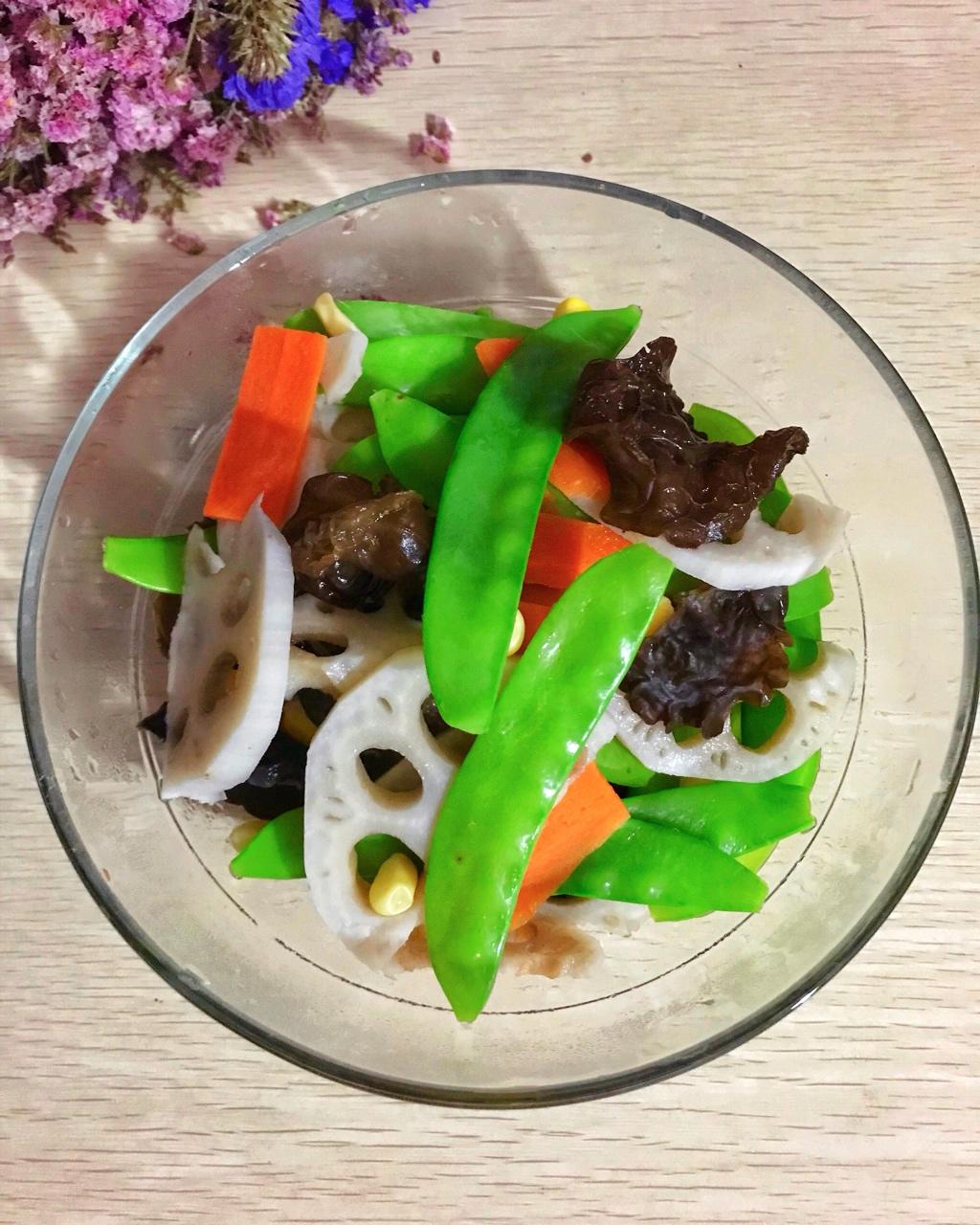素菜也可以这么美—荷塘小炒