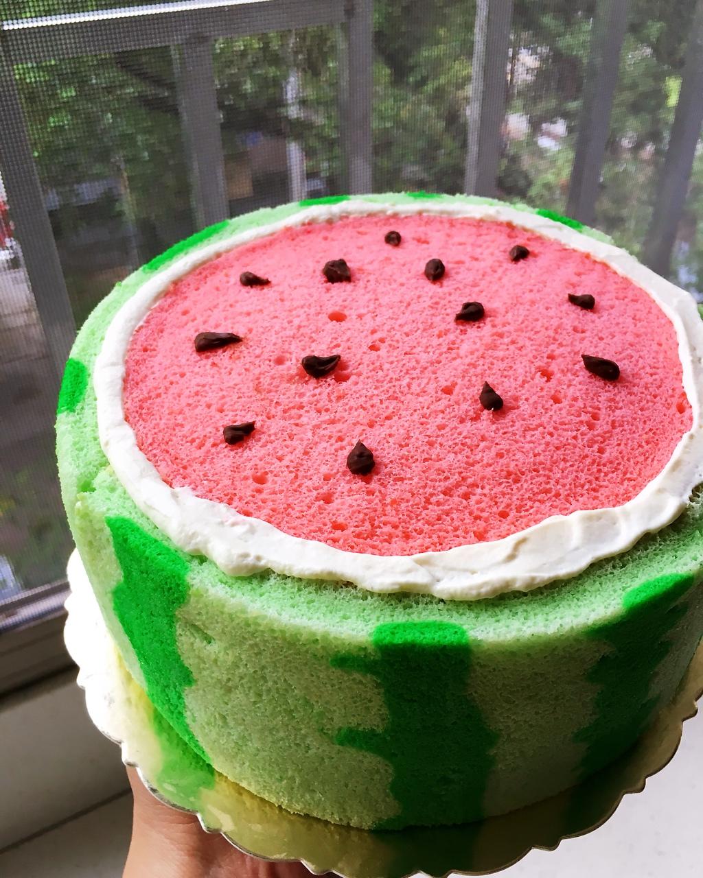 怡灼做的西瓜造型奶油蛋糕