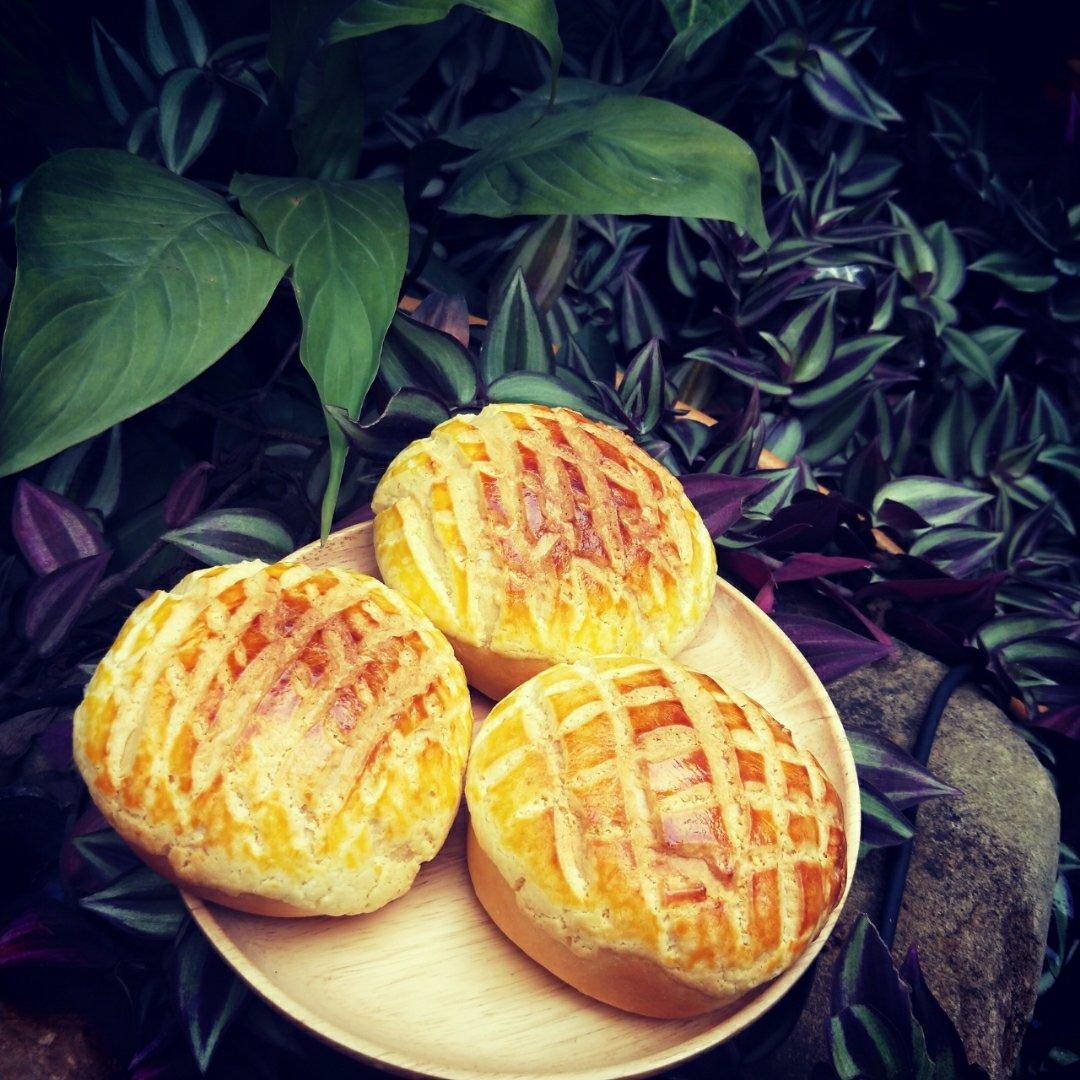 好吃到炸裂的港式菠萝包（附带制作酥皮的小视频）