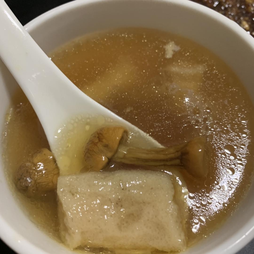 松茸竹荪鸡汤（一汤变多一菜，再也不怕汤渣没人吃）