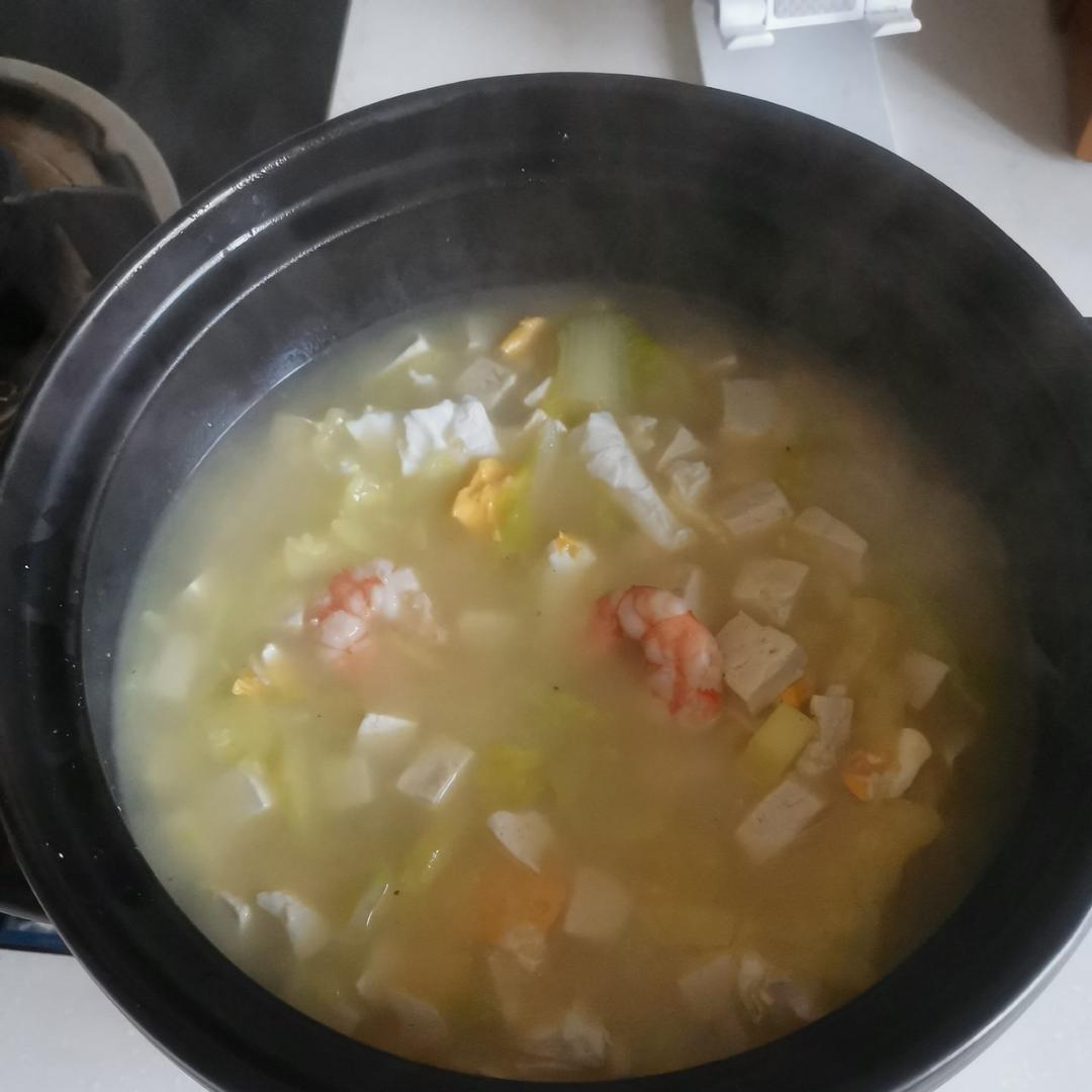 白菜煎蛋豆腐汤