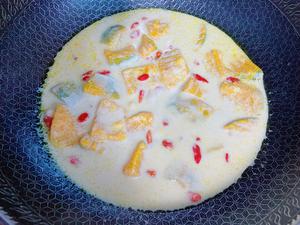 咸味  南瓜椰浆鸡头米的做法 步骤11