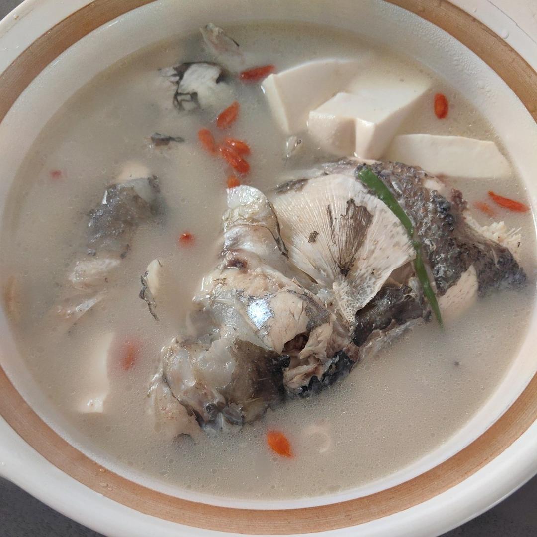鱼头豆腐汤