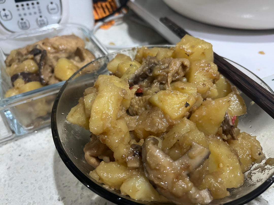 土豆炖鸡块