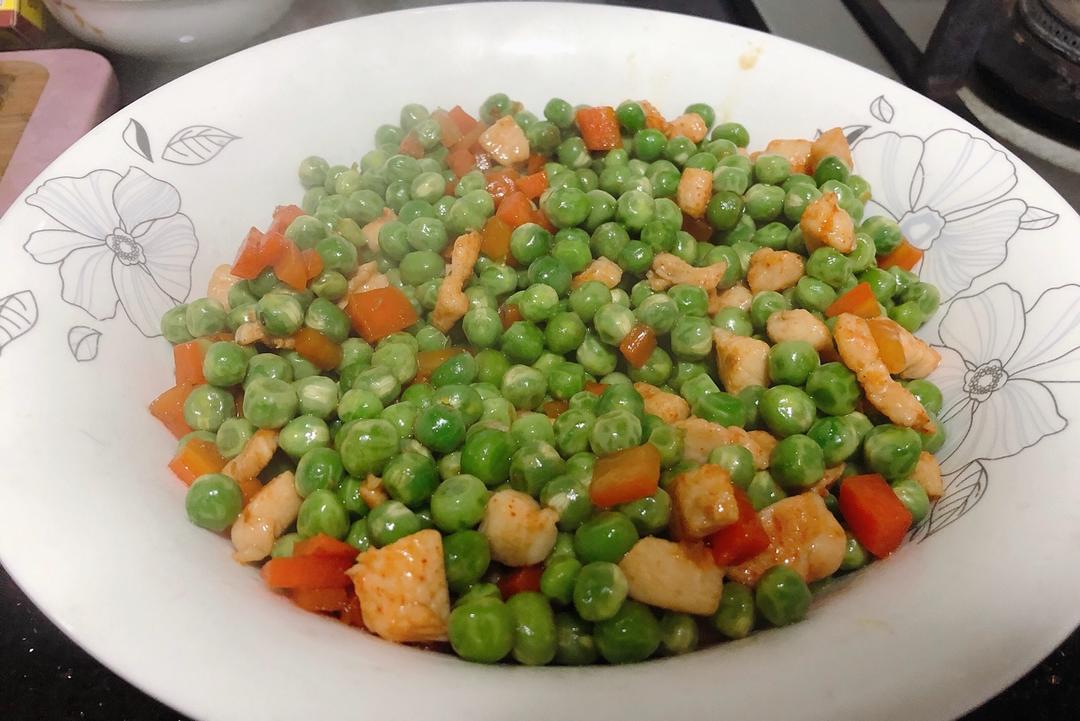 豌豆炒肉丁
