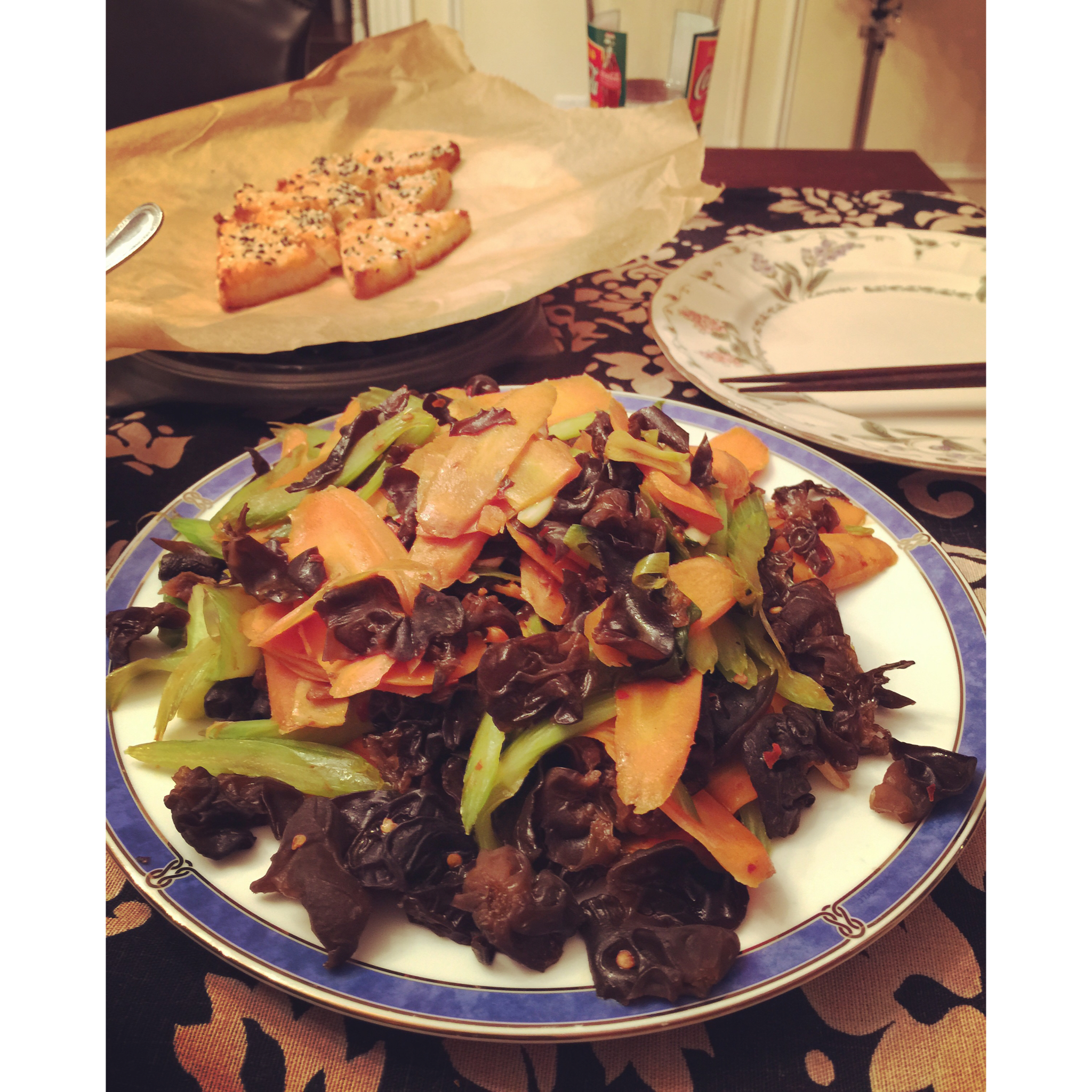 芹菜木耳炒肉丝