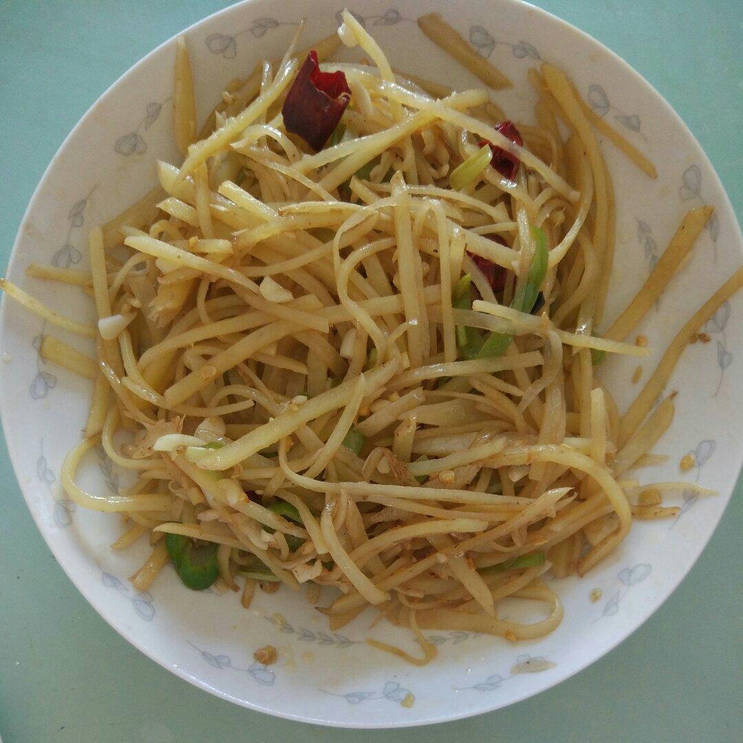 酸辣土豆丝-不用再愁不辣不酸了