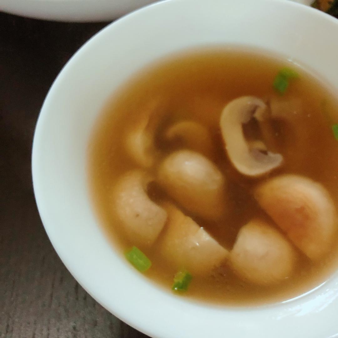 鲜掉眉毛口蘑汤
