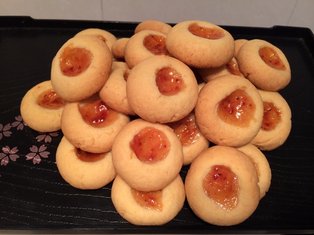 红莓果酱饼干
