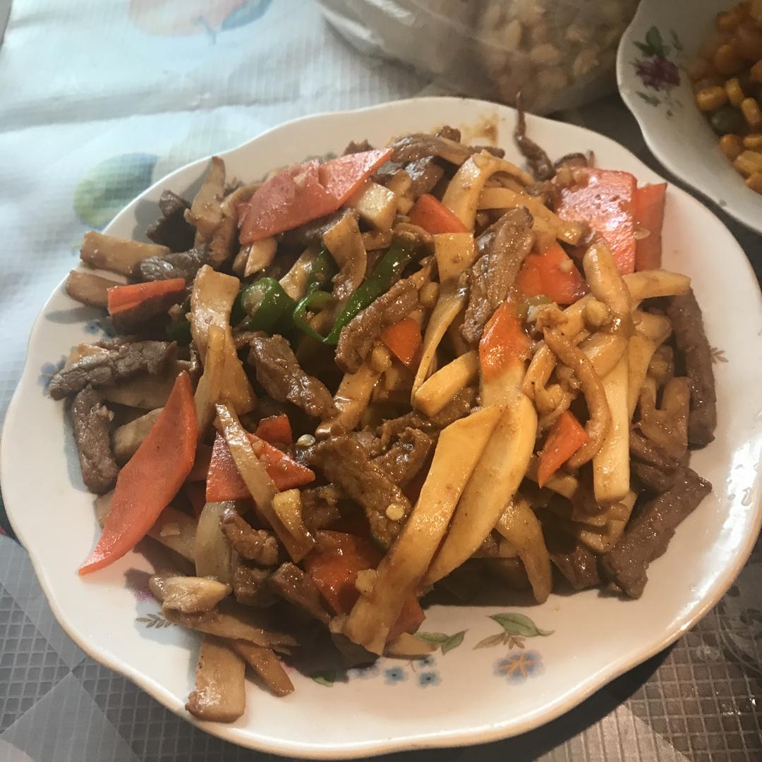 黑椒杏鲍菇牛肉粒