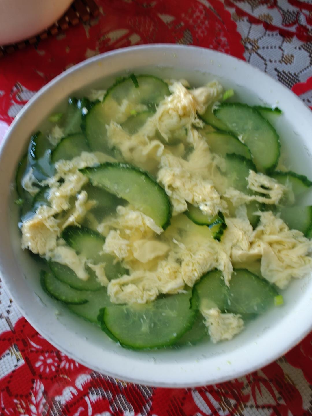 超鲜嫩好喝五分钟搞定黄瓜鸡蛋汤