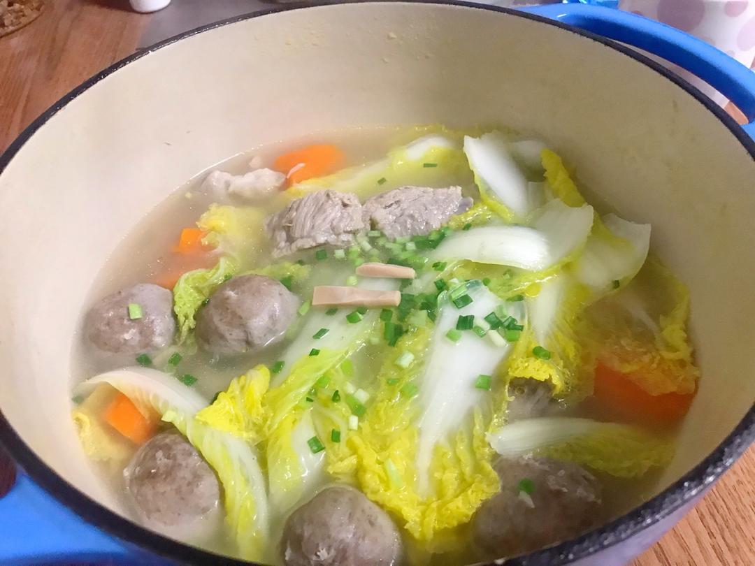 墨鱼排骨汤