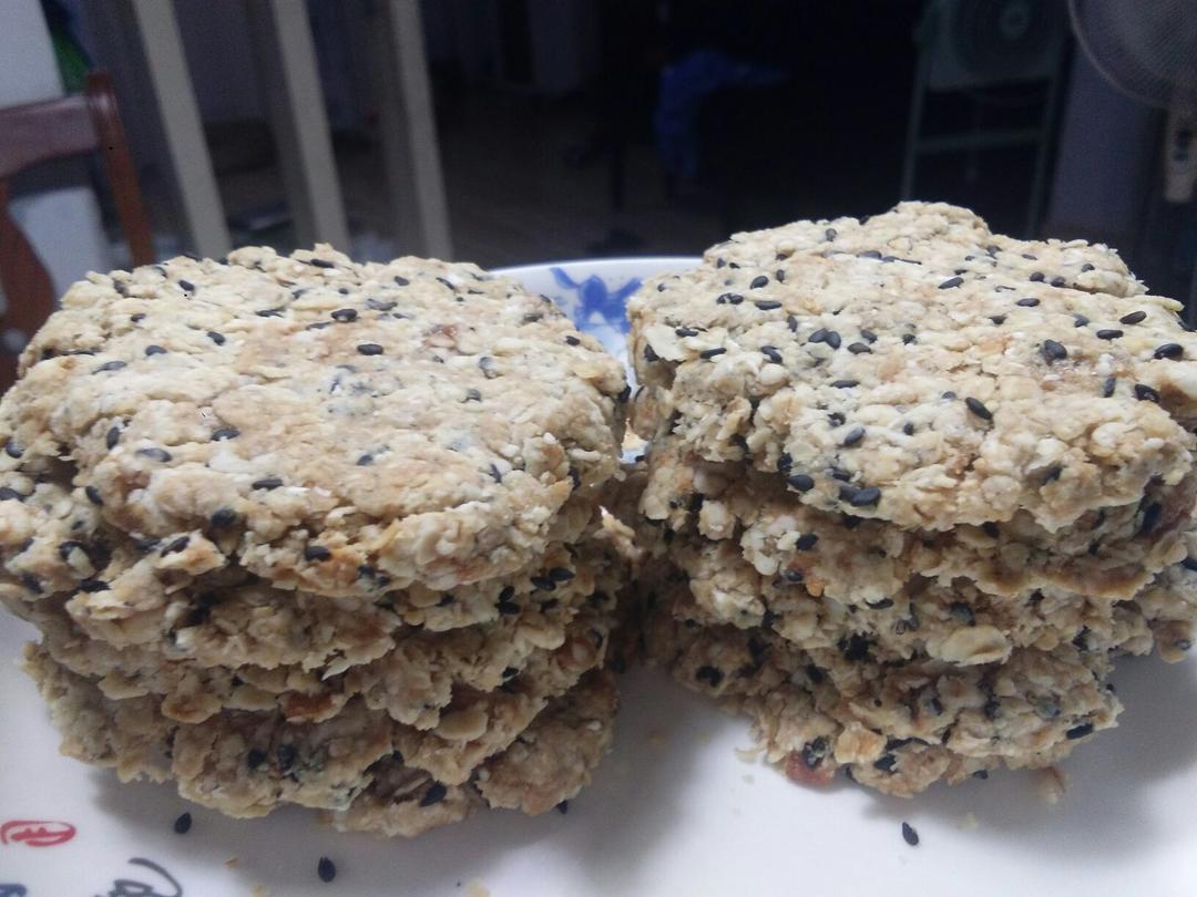 素食:有机燕麦芝麻大饼干